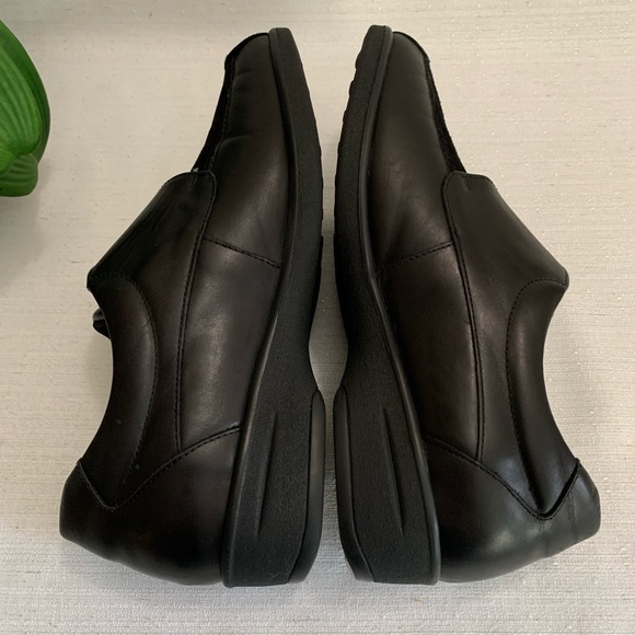 Sensible Black Leather Strap On Comfort Clogs Woman’s 6.5 - Picture 8 of 14